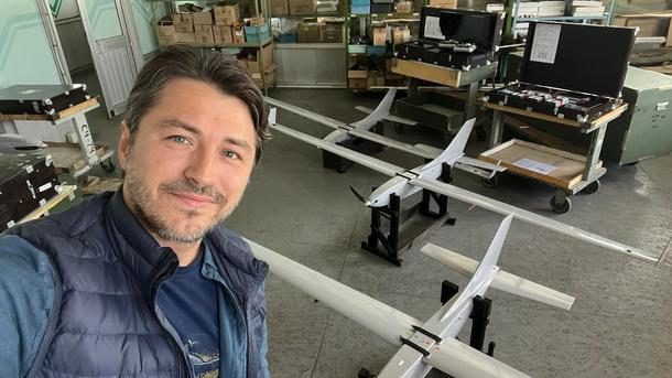 Сергей Притула активно помогает армии. Сергей Притула активно помогает армии.