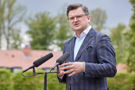 "У перемозі України я зацікавлений як ніхто": Глава МЗС України розповів, де його діти
