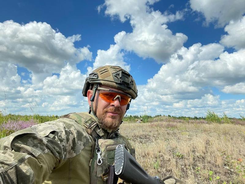 Положинский подписал контракт на прохождение военной службы в резерве ВСУ в феврале 2022 года. Положинский подписал контракт на прохождение военной службы в резерве ВСУ в феврале 2022 года.