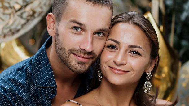 Илона Гвоздева не смогла удачно провести годовщину свадьбы. Илона Гвоздева не смогла удачно провести годовщину свадьбы.