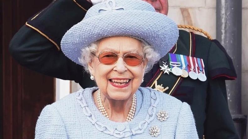 Королева Елизавета насторожила сеть своим фото