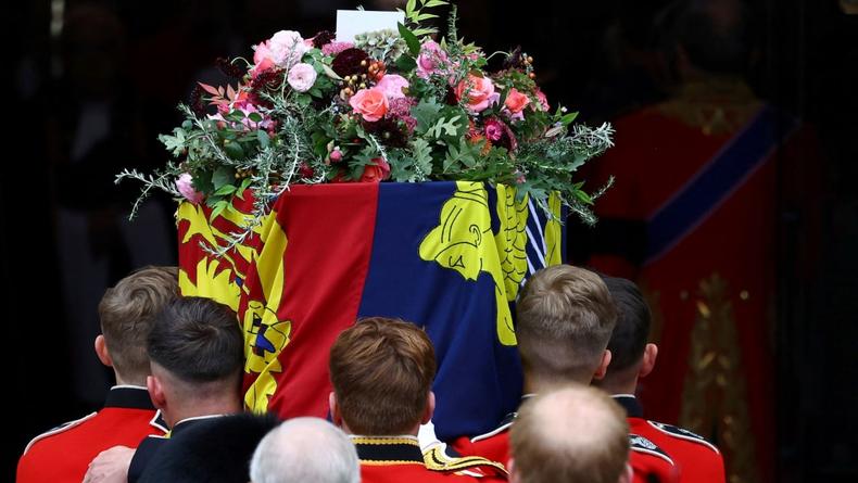 Як проходить похорон королеви Великобританії - фото