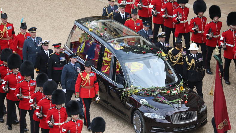 Королевская семья показала место погребения королевы Великобритании