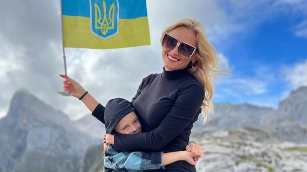 Ірина Федишин виступає на закордонних концертах на підтримку України Ірина Федишин виступає на закордонних концертах на підтримку України