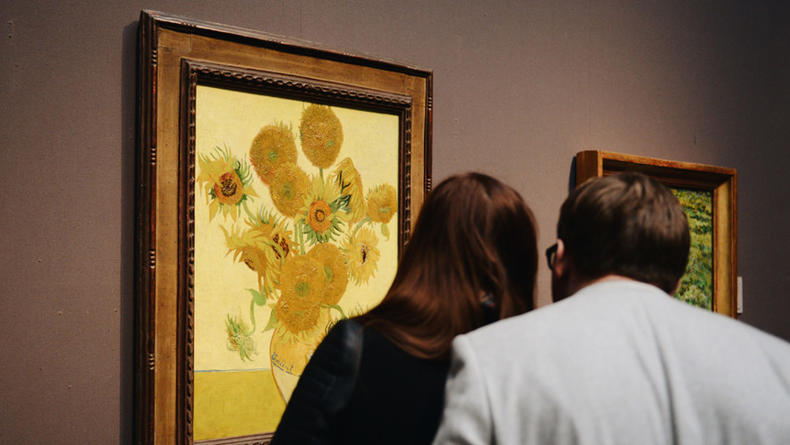 Екоактивісти облили супом картину Ван Гога "Соняшники"