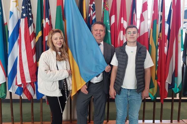 Мама и сын сходили на экскурсию в штаб-квартиру ООН.