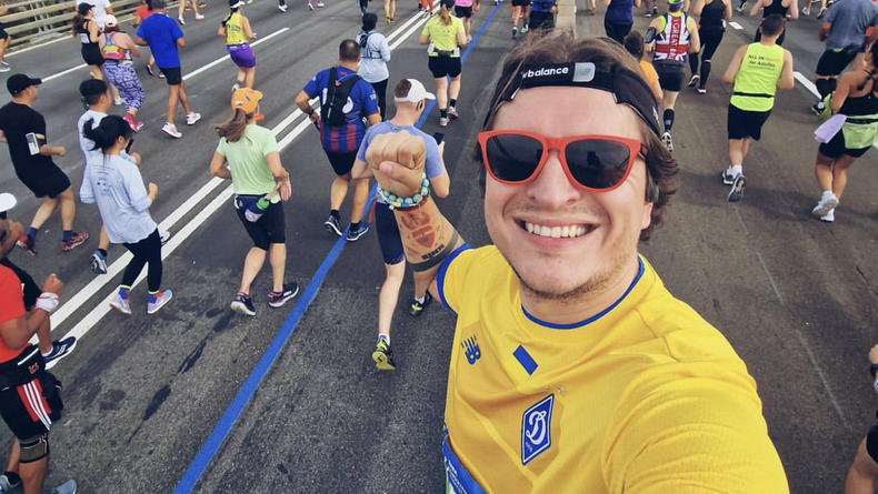 Анатолич пробежал марафон в Нью-Йорке: Обеспечим обувью целую роту