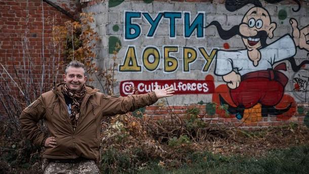 У ролику також задіяний скрипаль у військовій формі У ролику також задіяний скрипаль у військовій формі
