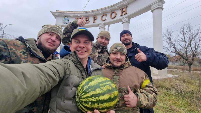 Дмитрий Комаров успел побывать в освобожденном Херсоне. Дмитрий Комаров успел побывать в освобожденном Херсоне.