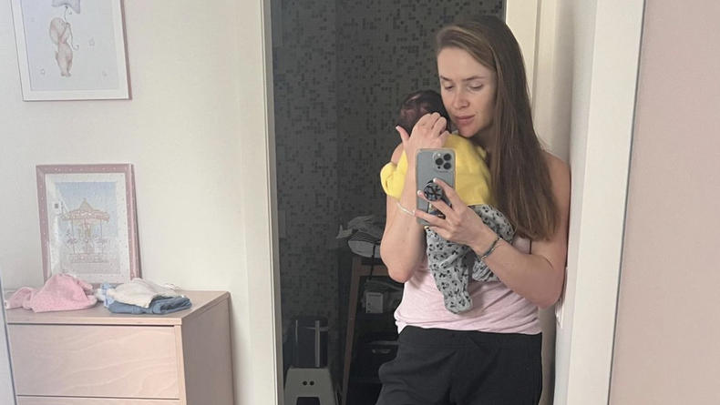 "Сегодня месяц": Свитолина показала новое фото с дочкой