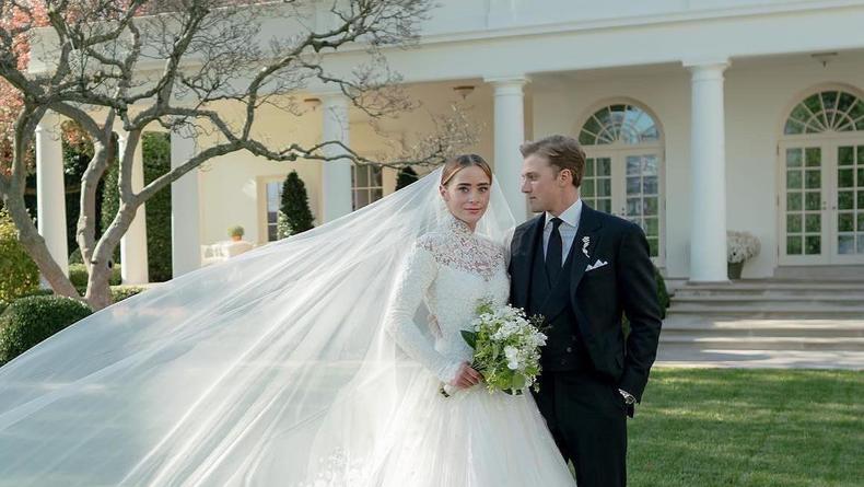 Онука Байдена справила весілля в Білому домі – світлини