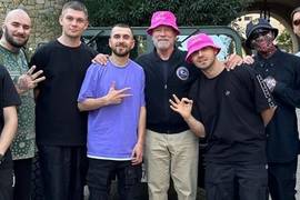 Шварценеггер заговорил на украинском языке в новом клипе Kalush Orchestra