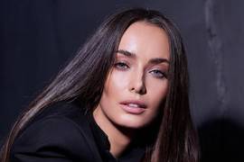 "Эта малышка – круизный лайнер": Мишина продает свою машину – фото