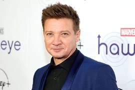 Джереми Реннер рассказал, сколько костей сломал в аварии со снегоуборочной машиной