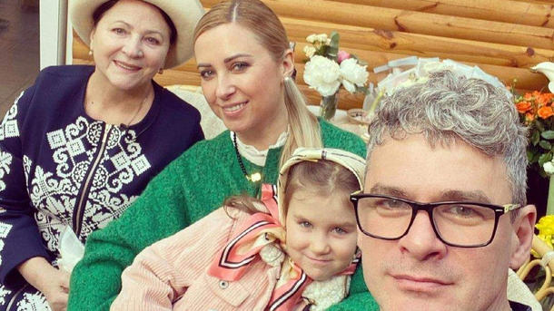 До вторжения семья жила в одном доме. До вторжения семья жила в одном доме.