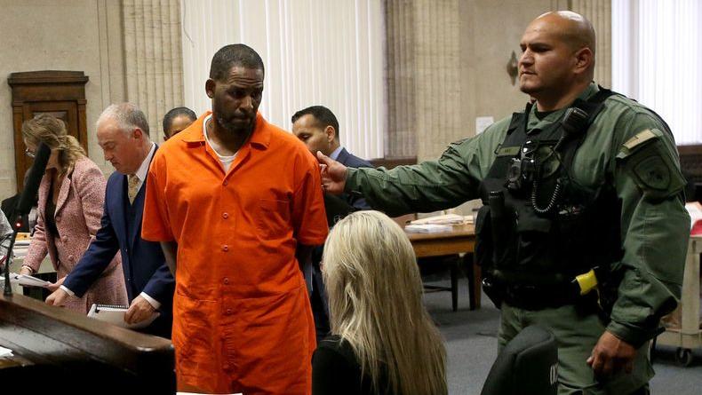 Известный рэпер R. Kelly получил 20 лет тюремного заключения