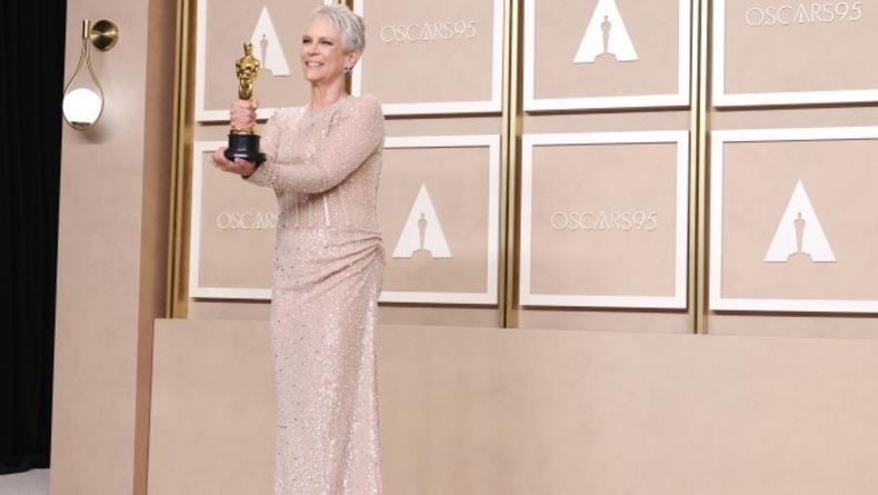 На Оскаре впервые изменили цвет красной дорожки: Джейми Ли Кертис возмущена
