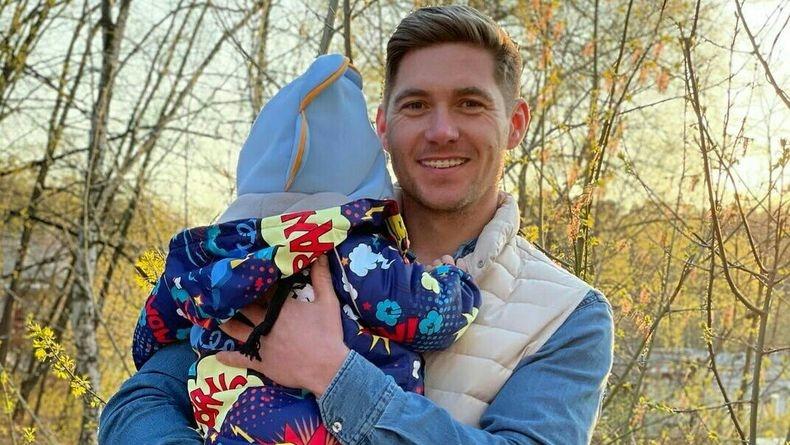 Остапчук запостил видео из роддома с новорожденным сыном