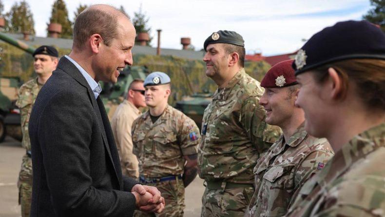 Принц Уильям посетил военную базу на границе Украины и Польши