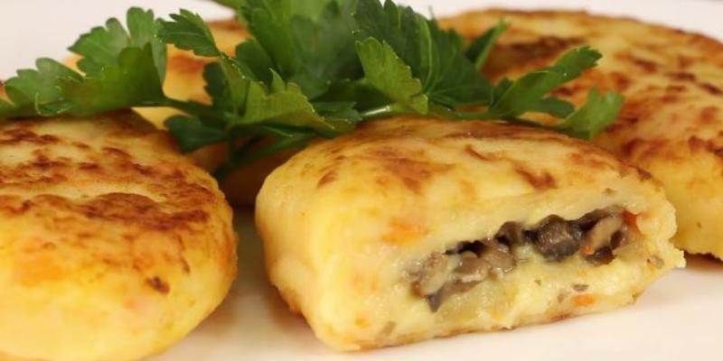 Картофельные котлеты с грибной начинкой Картофельные котлеты с грибной начинкой