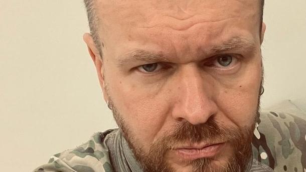Положинский отметил в стихе, что безразличен к комплиментам Положинский отметил в стихе, что безразличен к комплиментам