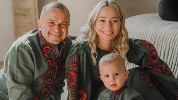 Репяхова засветила в Сети свидетельство о браке с Виктором Павликом Фото: instagram.com/repyahovakate Репяхова засветила в Сети свидетельство о браке с Виктором Павликом Фото: instagram.com/repyahovakate