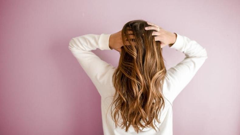 Массаж кожи головы: как избавиться от головной боли и улучшить рост волос