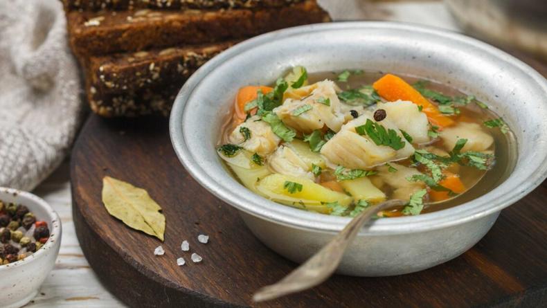 Рецепт дня: простий рибний суп з овочами в мультиварці
