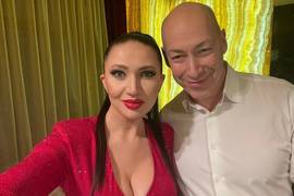 Копия папы: Жена Гордона показала дочек от журналиста