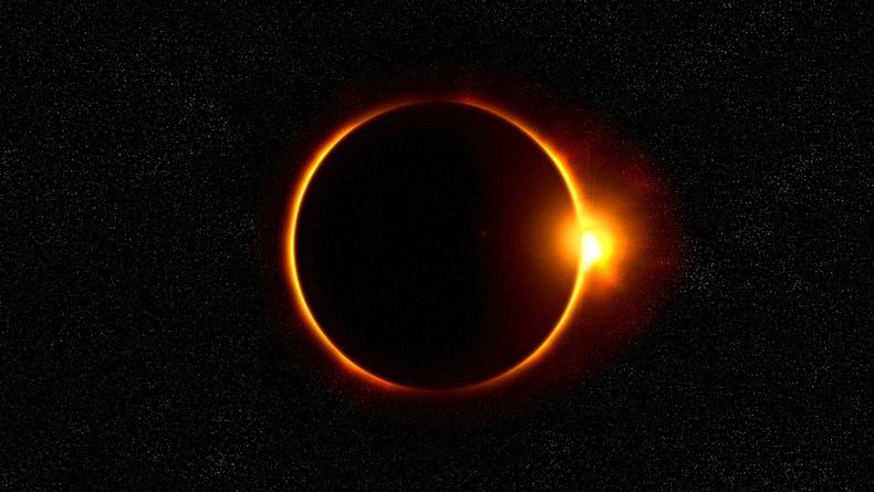 Місячне затемнення 5 травня 2023 року: що несе, небезпеки дня, що можна і не можна робити
