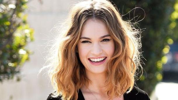 Лили Джеймс фото: Instagram lilyjamesofficial Лили Джеймс фото: Instagram lilyjamesofficial