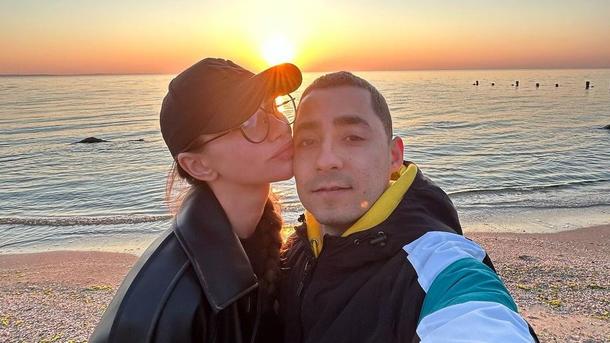 Дівчина також виставила світлини Дівчина також виставила світлини