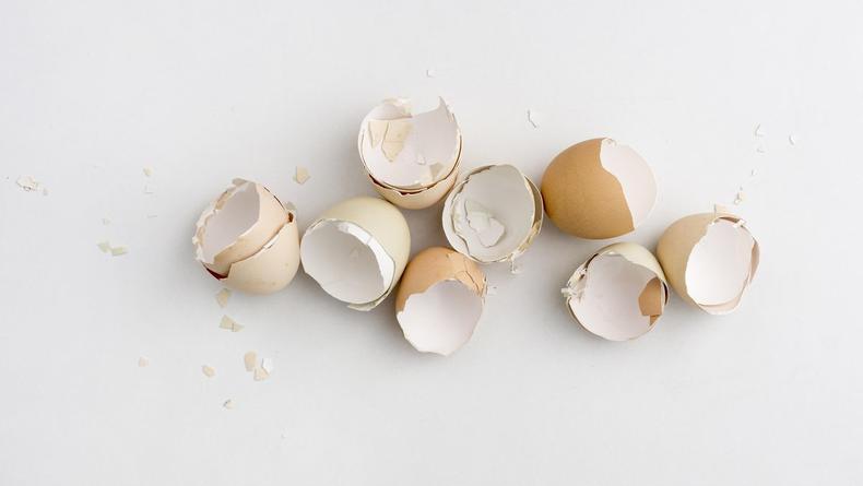 Лайфхак для стирки: как отбелить белье яичной скорлупой