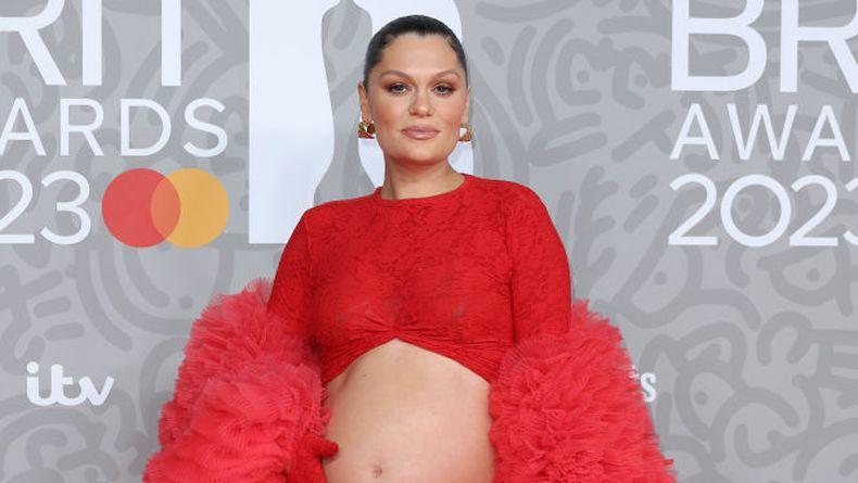 После 8-летней борьбы с бесплодием: певица Jessie J впервые стала мамой