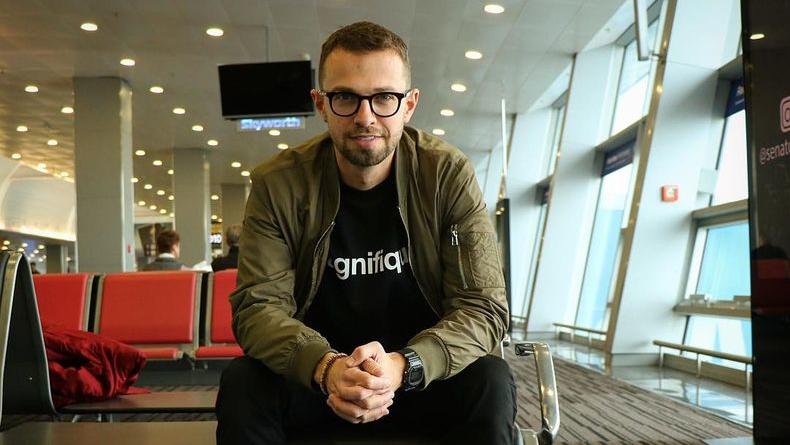 Экс-ведущий «Орла и Решки» Антон Птушкин встретил 39-летие на Донбассе