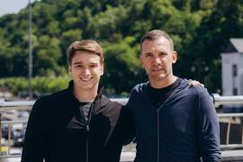Андрей Шевченко показал прогулку в Киеве со старшим сыном