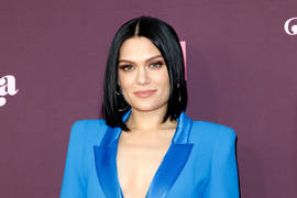 Певица Jessie J рассекретила имя сына спустя месяц после родов