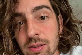 "Надя одумается, а поздно будет": Дантес поведал про бассейн, а ему пишут о Дорофеевой