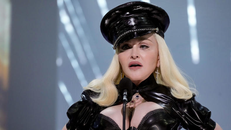 64-летняя Мадонна попала в реанимацию: что случилось с певицей