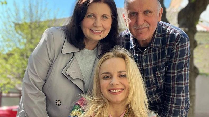 43 года вместе: Лилия Ребрик публично поздравила родителей с годовщиной свадьбы