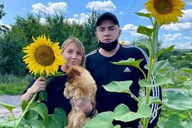 "Мы всюду": Данилко и Белоконь повеселили фото с подсолнухами и цистернами
