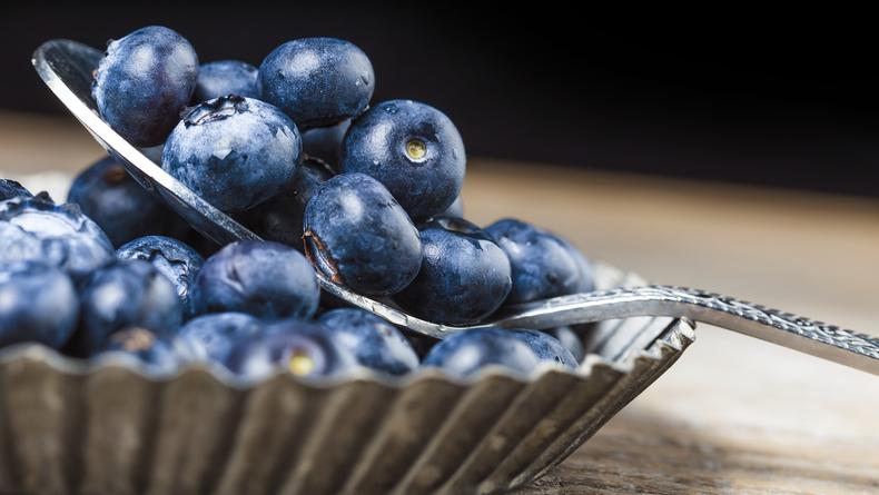 Голубика: польза для мужчин и женщин, что приготовить из вкусной ягоды