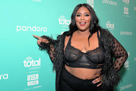 На певицу Lizzo подали в суд три танцовщицы: обвиняют в сексуальных домогательствах