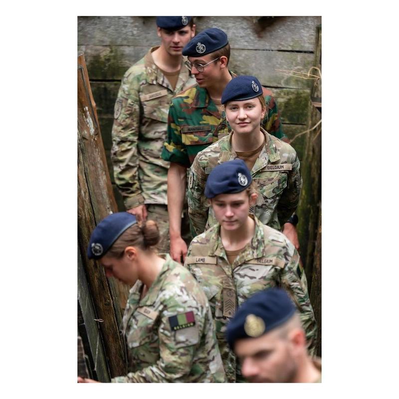 Принцесса Бельгии Елизавета проходит военную подготовку Фото: instagram.com/belgianroyalpalace Принцесса Бельгии Елизавета проходит военную подготовку Фото: instagram.com/belgianroyalpalace