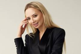 Ирина Сопонару в купальнике показала, как катается на сапборде с подругой