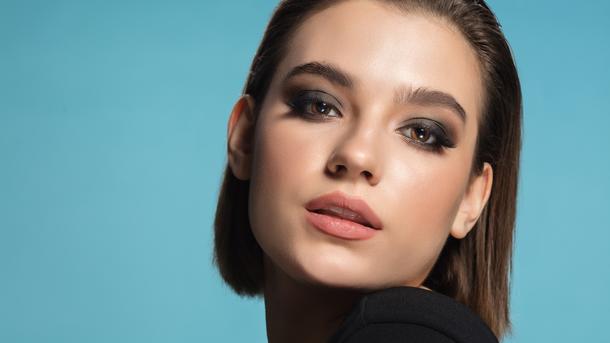Smoky eyes: как сделать выразительный взгляд и не попасть в антитренды Smoky eyes: как сделать выразительный взгляд и не попасть в антитренды