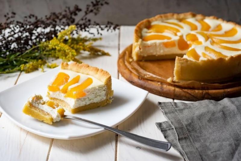 Пирог с персиками и творогом Пирог с персиками и творогом