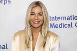 41-летняя Сиенна Миллер беременна вторым ребенком