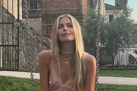 Внучка Ротару в майке показала итальянские пейзажи и "мистических существ"