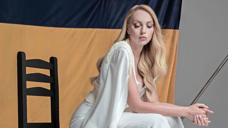 Оля Полякова выпустила трек «Пташка»: главной героиней mood-video стала храбрая школьница из Краматорска Яна Степаненко